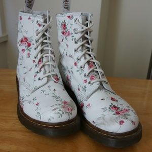 White/floral Dr Martens Sz 9 Ladies UK 7